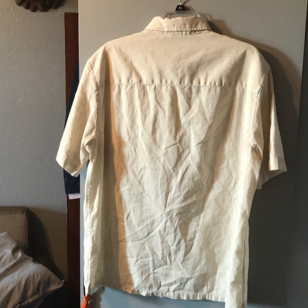 Short sleeve Button up - Picture 2 of 2